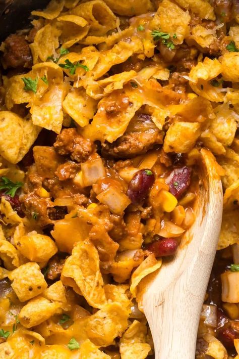 Best Crockpot Frito Pie: Simple & Easy 1 Crockpot Frito Pie, Frito Chili Pie Recipe, Chili With Ground Beef, Frito Pie Recipe, Frito Chili Pie, Fritos Corn Chips, Slow Cooker Chili Recipe, Best Crockpot, Frito Pie