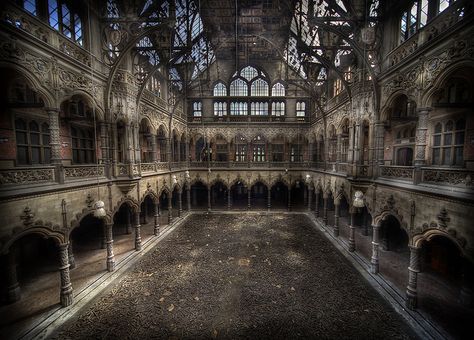 Abandoned Chambre du Commerce by andre govia., via Flickr Abandoned Ballroom, Spooky Places, Deco Nature, Abandoned House, Abandoned Mansions, Haunted Places, Architecture Old, Urban Exploration, Abandoned Buildings