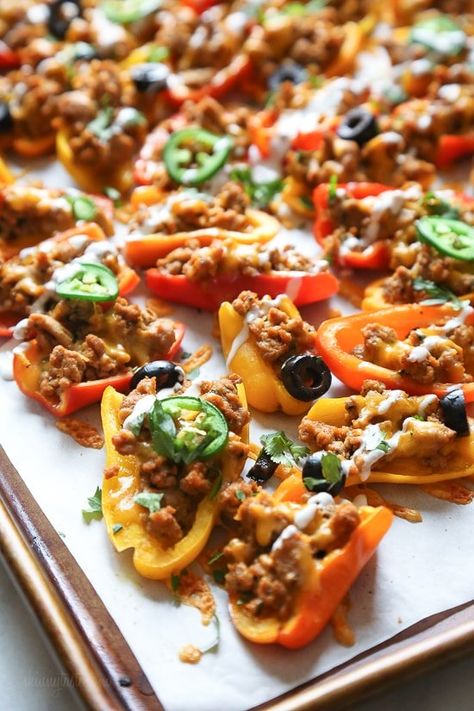 Mini Bell Pepper Nachos, Turkey Nachos, Bell Pepper Nachos, Pepper Nachos, Low Carb Nachos, Nacho Toppings, Pepper Sandwich, Turkey Taco, Pepper Recipes