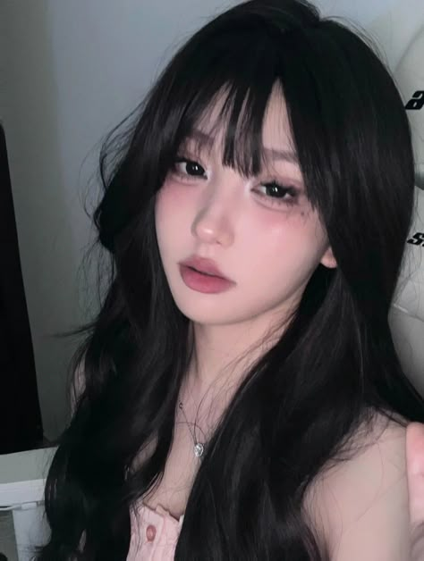 Makeup Archetypes, Black Long Hair, Asian Makeup Looks, Sweet 17, Long Hair Hairstyles, 얼짱 소녀, Cute Makeup Looks, Maquillaje Natural, Asian Makeup