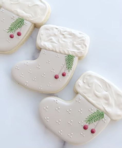 Christmas Stocking Decorated Cookies, Stocking Decorated Cookies, Stocking Royal Icing Cookies, Stocking Sugar Cookies Decorated, Christmas Stocking Cookies Decorated, Christmas Sugar Cookies Decorated Royal Icing, Stocking Cookies Decorated, Christmas Royal Icing Cookies Ideas, Stocking Cookies