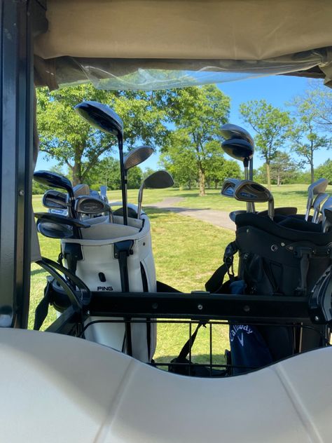 College Golf Womens, Golf Pics Instagram, Aesthetic Golf Course, Golfing Aesthetic Girl, Golf Aethestic, Golf Tournament Aesthetic, Golf Vision Board, Golf Clubs Aesthetic, Bev Cart Girls Golf