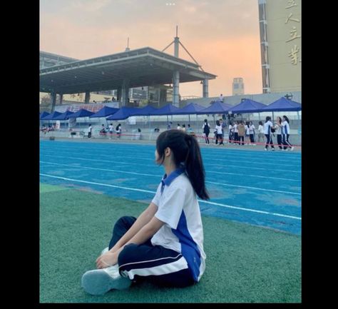 Korean High School Aesthetic, Korean Highschool Aesthetic, Popular Girl Aesthetic High School, Korea High School, Korean School Aesthetic, School Sports Outfits, Korean Highschool, Chinese High School, School Uniform Girl