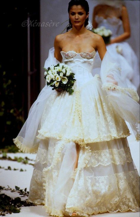 Vintage Valentino Wedding Dress, Cher Wedding Dress, 2000s Wedding Dress, Dior Wedding Dress, Wedding Dresses 90s, Wedding Runway, 80s Wedding Dress, Chanel Wedding Dress, Valentino Wedding Dress