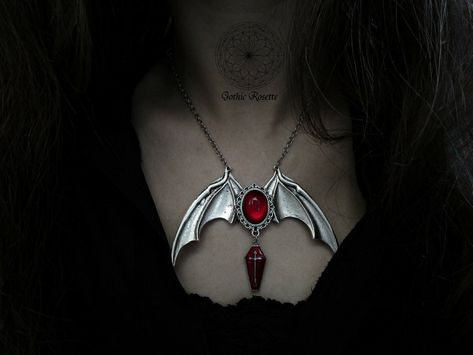 Necklace Vampire, Goth Pendant, Vampire Necklace, Vampire Jewelry, Vampire Gothic, Mack Up, Bat Pendant, Bat Necklace, Goth Necklace