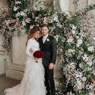 The beautiful @lydiaemillen in her @halfpennylondon dress for her wedding to @aligordon89. What a babe!! And what a dress Mrs Halfpenny-Duffy! 🙌🏻👏🏻❤️ . . . . . #bride #littlebookforbrides #weddingdress #bridestyle #wedding #weddingstyle #dress #dresses #fashion #londonbrides #realbrides #madeinengland #britishmade #fashion #londonweddingdresses #stylishbride #luxebridal #style #bridal #weddings #luxurybritishbridal #citywedding #registryofficewedding #veils #themodernbride #coolmantic #ha... Fluffy Wedding Dress, Dresses With Ruffles, Bouquet Pastel, Wedding Dress With Long Sleeves, Wedding Dresses Uk, Beach Wedding Dresses, Boda Mexicana, Ruffle Wedding Dress, Wedding Winter