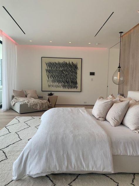 Big Bedroom Ideas Aesthetic, Luxury Bedroom Aesthetic, Miami Bedroom, Bedroom Aesthetic Ideas, Room Decor Bedroom Aesthetic, Decor Bedroom Aesthetic, Stylish Bedroom Decor, Bilik Idaman, Cozy Bedroom Ideas