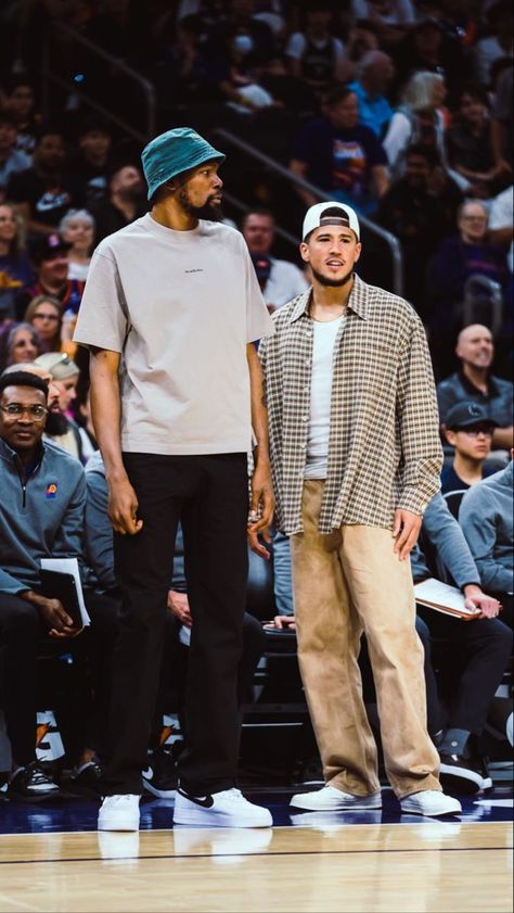 Modern Skater Style Men, Devin Booker Outfits Summer, Nba League Fits, Nba Outfits Men, Nba Fashion Outfits, Nba Players Outfits, Devin Booker Outfits, Skater Style Men, League Fits