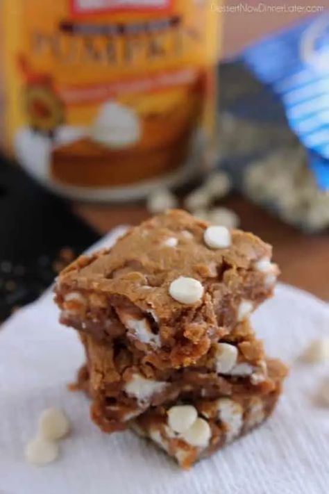 Pumpkin White Chocolate Chip Blondies - I made these Xmas 2020. White Chocolate Chip Blondies, Pumpkin White Chocolate, Pumpkin Blondies, Blondie Dessert, Chocolate Chip Blondies, Caramel Apple Cheesecake, White Chocolate Chip, Treat Ideas, Pumpkin Flavor