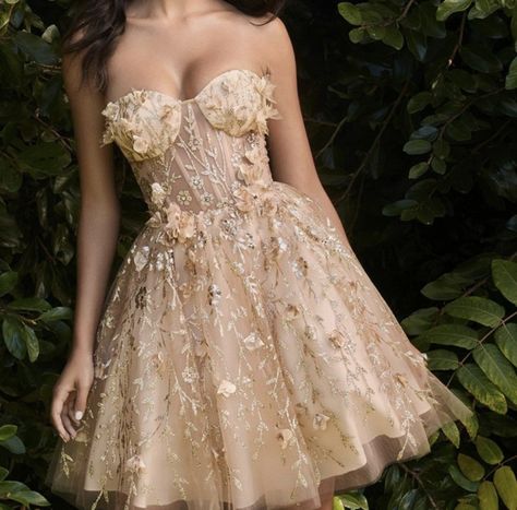 Gold Dama Dresses, Short Champagne Dress, Short Dress Prom, Quinceanera Dama Dresses, Botas Outfit, Gold Dress Short, Red Formal Dresses, Dresses With Lace, Dama Dresses