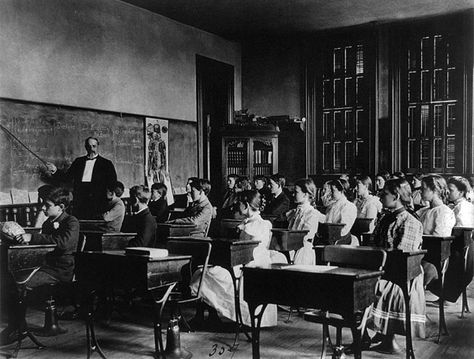 -1899-washington-dc-classroom-anatomy-class Inside School, High School Classroom, American Children, Eighth Grade, History Class, Vintage School, School Resources, School Classroom, Public School