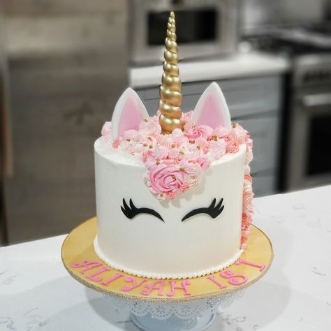 Unicorn Buttercream, Birthday Cake Cupcakes, Buttercream Birthday Cake, Unicorn Desserts, Pinterest Cake, Unicorn Birthday Cake, Cupcake Birthday Cake, Salty Cake, Cake Cupcakes