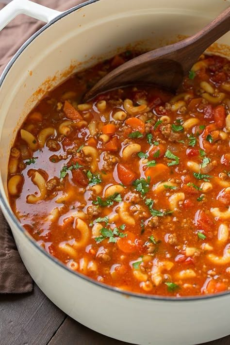 Beef And Tomato Macaroni Soup, Tomato Macaroni Soup, Macaroni Soup Recipes, Tomato Macaroni, Goulash Soup, Macaroni Soup, Pasta E Fagioli, Savory Soups, Soup And Stew