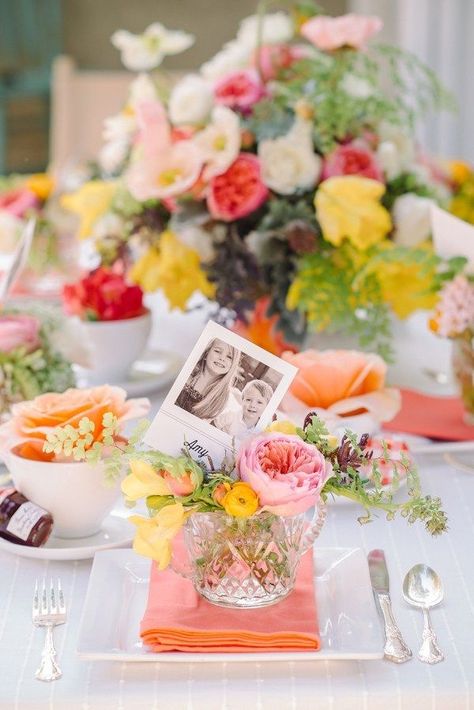 Mother’s Day Backyard Tea Party Brunch Mesa, Brunch Decor, Tafel Decor, Brunch Table, Spring Photoshoot, Spring Brunch, Mothers Day Decor, Mothers Day Cake, Brunch Buffet