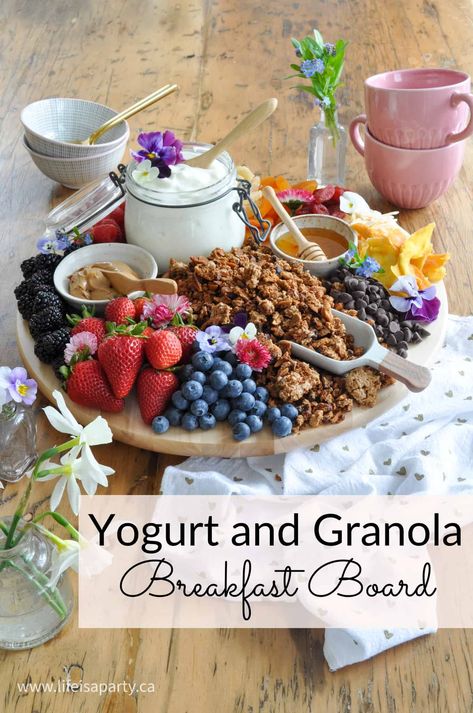 Breakfast Setting Ideas, Granola Charcuterie Board, Healthy Brunch Board Ideas, Yogurt And Granola Bar, Healthy Breakfast Buffet Ideas, Yogurt Board Ideas, Easter Breakfast Charcuterie Board Ideas, Yogurt Parfait Board, Yogurt Charcuterie Board Ideas