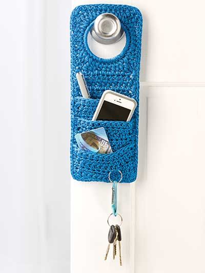 Crochet - Organizer Patterns - "Don't Forget!" Doorknob Organizer Crochet Organizer, شال كروشيه, Confection Au Crochet, Pola Amigurumi, Shawl Crochet, Crochet Gratis, Crochet Simple, Crochet Home Decor, Crochet World