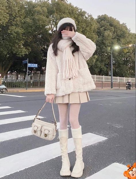 Winter Outfits Korean, Korean Winter Outfits, Cute Korean Outfits, Japan Outfits, Rok Mini, Mode Kawaii, Ballet Core, Winter Outfits Aesthetic, Japan Outfit