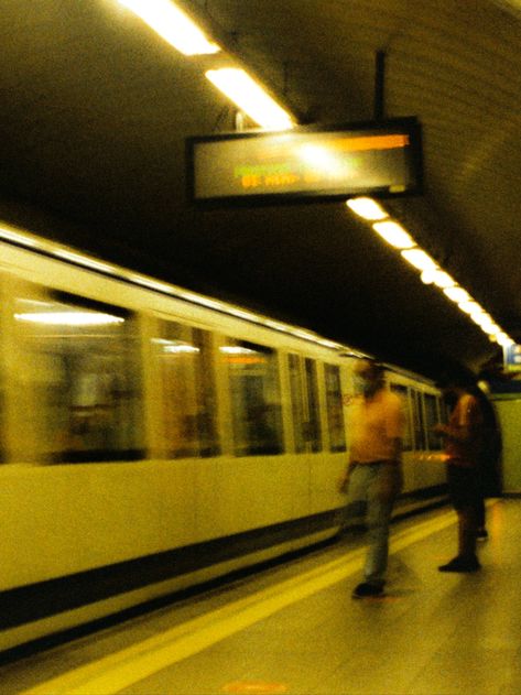 subway yellow Motion Blur Photography, Color In Film, Yellow Photography, Analog Camera, Blurry Pictures, Professional Lightroom Presets, Photography Street, Story Ideas Pictures, Paper Light