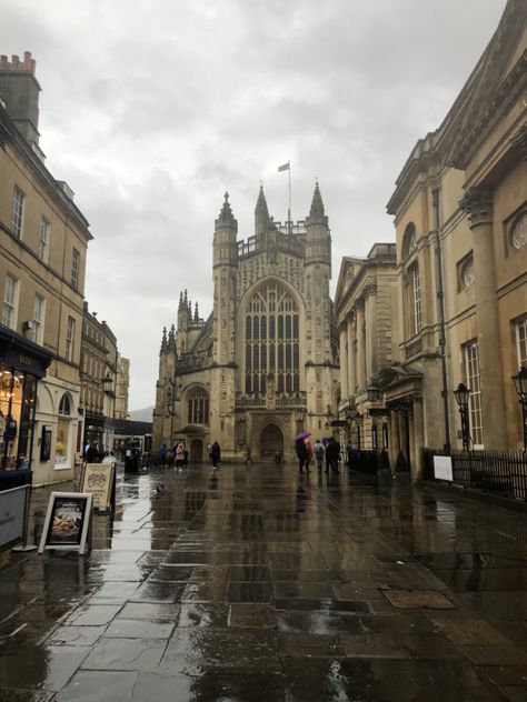 Aesthetic Places In England, England Rainy Day, Bath Architecture England, London Weather Aesthetic, Bath London England, University Of Bath Aesthetic, Bath City Aesthetic, Bath University Aesthetic, Bath England Aesthetic