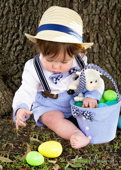 Walker, 6 Months, baby boy, Easter, basket, little hat, Pictures, Pics, Portraits, Photography, Photos, outdoor, natural light, Palestine TX, East Texas, Athens TX © Gentry's Photography Baby Boy Easter Pictures, Baby Easter Pictures, Spring Pics, Outdoor Baby Photography, Easter Baby Photos, Easter Minis, Easter Pics, Baby Boy Easter, Easter Photoshoot