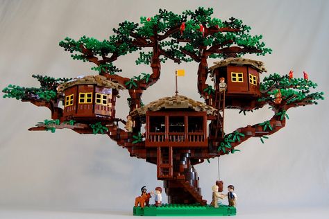 Swiss Family Robinson Treehouse | by timstone2 Swiss Family Robinson Treehouse, Lego Tree House, Minecraft Treehouses, Shelves With Books, The Swiss Family Robinson, Lego Tree, Two Monkeys, Lego Winter Village, Mrs Robinson