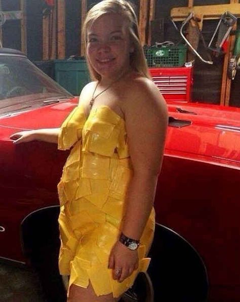 Any and every dress made out of cheese: | The 33 Most Cringeworthy Things That Have Ever Happened Fashion Fail, White People, Bones Funny, A Dress, Yellow Dress, Wearing Dress, You Really, Dress Making, Desi