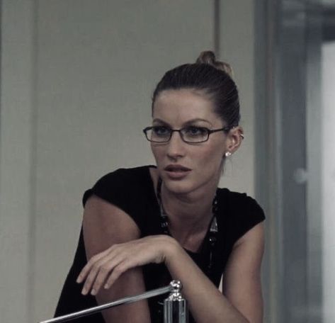 Gisele Devil Wears Prada, Devil Wears Prada Gisele, Giselle Devil Wears Prada, Gisele Bundchen The Devil Wears Prada, Gisele Bundchen Devil Wears Prada, Gisele Bundchen Icons, Library Core, Darcy Pride And Prejudice, Prada Aesthetic