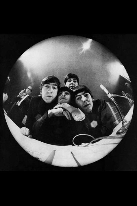 Fisheye Photography, Beatles Wallpaper, Dekorasi Halloween, John Lenon, Beatles Poster, Beatles Love, Beatles Photos, Beatles Pictures, Fish Eye Lens