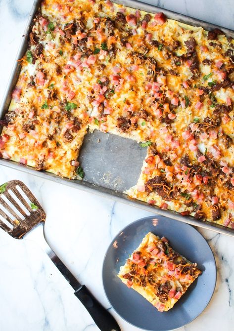 Full sheet pan breakfast casserole for the whole family. Sausage, eggs, ham, hash browns, and eggs. #macrofriendlyrecipe #highproteinrecipe #sheetpanrecipe Sheet Pan Breakfast Casserole, Idlife Recipes, Ham Hash, Meal Packaging, Sheet Pan Breakfast, Stay Fit Mom, Mom Breakfast, Turkey Breakfast Sausage, Turkey Breakfast