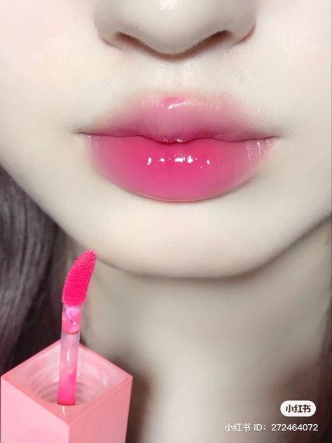 Pink Lip Aesthetic, Get Fuller Lips Naturally, Fuller Lips Naturally, Light Pink Lips, Makeup Asian, Fuller Lips, Wholesale Makeup, Lipgloss Lips, Makeup Accesories