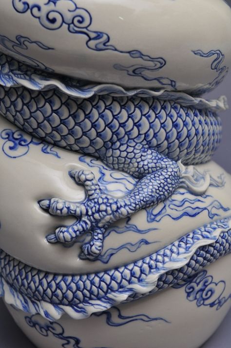 A Painful Pot by Johnson Tsang on Behance Johnson Tsang, Blue And White, Vase, On Twitter, Twitter, Blue, White