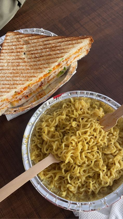 Maggi Snapchat, Maggi Snap Story, Maggi Aesthetic, Maggi Snap, Sandwich Snap, Obsession Aesthetic, Snapchat Snaps, Maggi Recipes, Foodie Pics