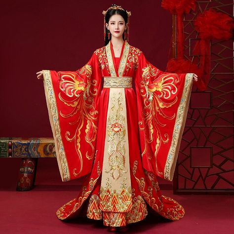 Hanfu Embroidery, Married Dress, Chinese Wedding Dress Traditional, Estilo Emo, Traditional Asian Dress, Traditional Chinese Wedding, Ancient Dress, Ancient Chinese Clothing, Red Wedding Dress