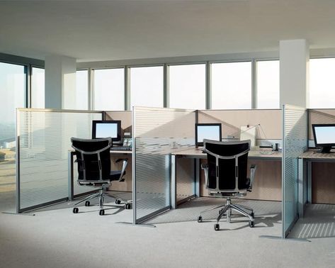 Glass Cubical Office, Cubicle Office Layout, Modern Cubicle Workspaces, Office With Partition, Office Partition Ideas, Office Cubicle Organization, Office Partition Design, Call Center Design, Modern Office Partitions