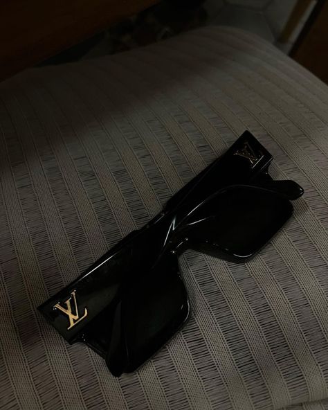 louis vuitton sunglasses shades designer luxe luxury aesthetic vibe vibes fashion style black and gold Mens Shades Sunglasses, Louis Vuitton Outfits, Louis Vuitton Glasses, Expensive Sunglasses, Mens Eye Glasses, Louis Vuitton Outfit, Black And Gold Aesthetic, Glasses Frames Trendy, Luxury Glasses