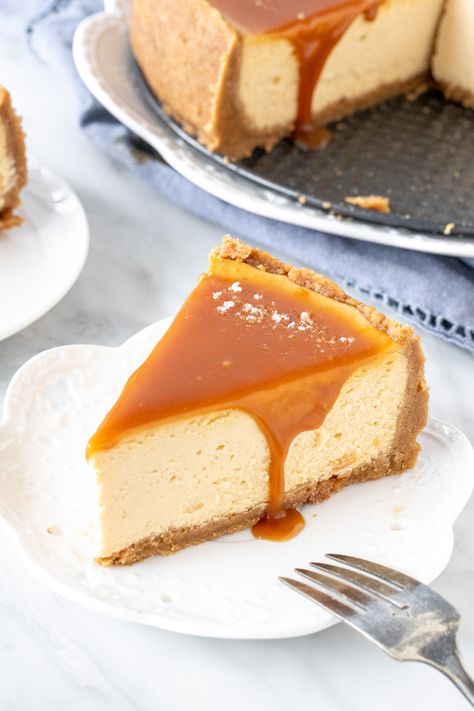 Caramel Cheesecake Recipes, Butternut Bakery, Salted Caramel Cheesecake, Caramel Cheesecake, Easy Cheesecake Recipes, حلويات صحية, Sweet Snacks Recipes, Cookie Crust, Cooking Recipes Desserts