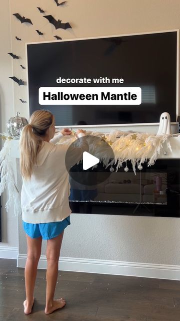 Halloween Mantel With Tv, Mantle Decorations With Tv, Halloween Mantle Decor Ideas, Bats Fireplace Halloween, Halloween Mantle Decor With Tv, Halloween Decor Mantle, Spooky Halloween Mantle, Halloween Mantles, Spooky Mantle