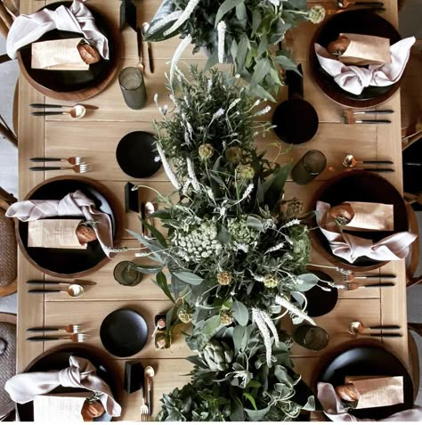 Taco Lunch Ideas, Masculine Tablescape, Tropical Table Setting, Masculine Birthday Party, Friendsgiving Decor, Rhodes Wedding, Lady Lair, Tropical Table, Modern Scandinavian Interior