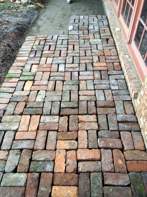 WCL Pavers, LLC Gard Modern, Front Garden Path, Garden Paths And Walkways, Garden Path Lighting, Taman Diy, Stone Garden Paths, Walkway Design, Brick Path, Brick Walkway