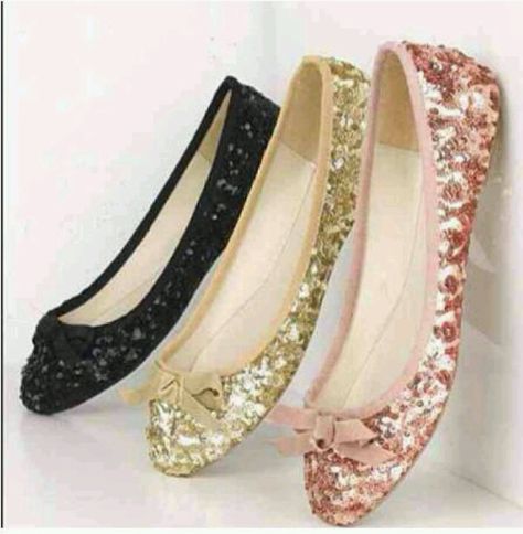 Want Sparkle Flats, Sparkly Flats, Cute Flats, Fabulous Shoes, Crazy Shoes, Pretty Shoes, Shoe Obsession, Beautiful Shoes, Ballerinas