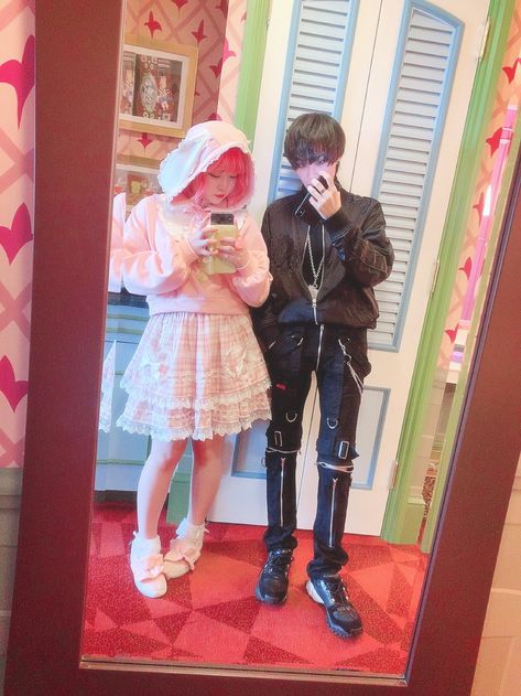 Pink Gf Goth Bf, Kawaii Couple Aesthetic, Punk X Pastel Couple, Emo Boy And Soft Girl Couple, Emo And Kawaii Couple, Black And Pink Couple Aesthetic, Pink X Black Aesthetic Couple, Goth Bf And Soft Gf, Tattoos Small Ideas