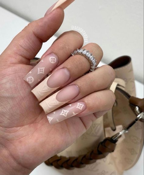 Ongles Beiges, Louis Vuitton Nails, Dior Nails, Gucci Nails, Hippie Nails, Acrylic Nails Coffin Pink, Long Square Acrylic Nails, Man Hat, Pink Acrylic Nails