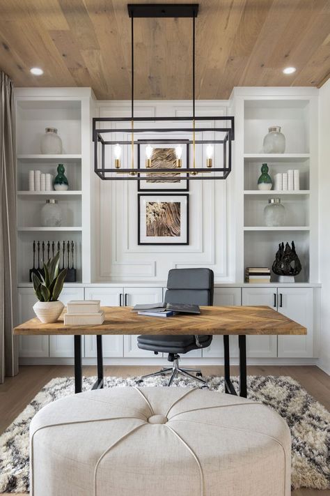 Home Office Guest Room Interior Design, Office Back Wall Shelf Design, Open Concept Office Home, Middle Of Room Desk Office Ideas, Long Room Office Layout, House Study Room Ideas, Home Office With White Built Ins, Farmhouse Study Room Ideas, Office Decor Modern Farmhouse