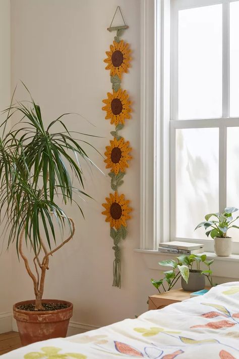 Crochet Wall Art, Crochet Wall Hangings, Crochet Plant, Crochet Sunflower, Wall Hanging Crafts, Crochet Decoration, Crochet Home Decor, Fun Crochet Projects, Diy Crochet Projects