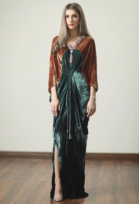 Winter Caftan Dress, Winter Kaftan, Prom Dresses For Teens, Kaftan Designs, Designer Kurti Patterns, Frock For Women, Stylish Short Dresses, Dress Design Patterns, Cocktail Gowns