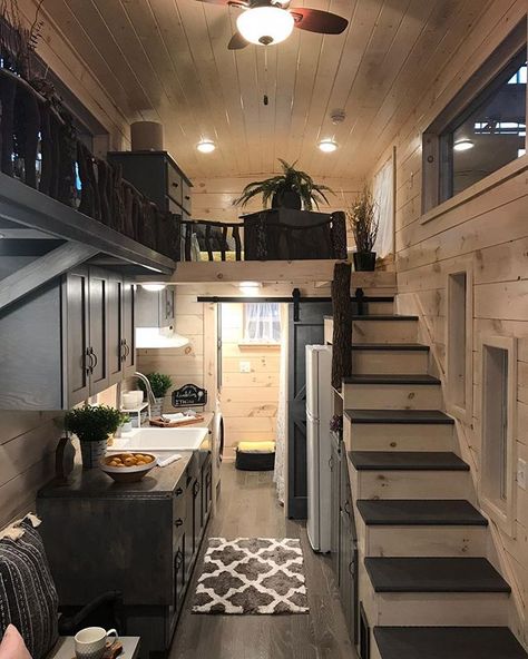 Incredible Tiny Homes Incredible Tiny Homes, Wohne Im Tiny House, Tiny Loft, Tiny House Interior Design, Tiny House Loft, Best Tiny House, Building A Tiny House, Tiny House Inspiration, Tiny House Kitchen