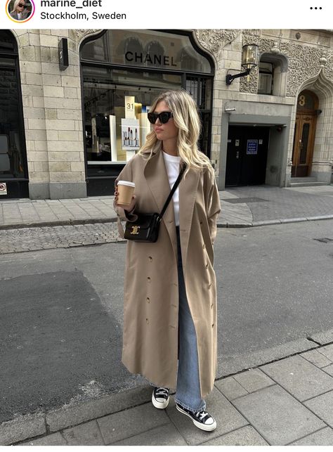 Beige Trench Coat Outfit, Paris Outfit Ideas, Trench Outfit, Long Coat Outfit, Trainers Outfit, Female Office, Winter Office, Trench Coat Outfit, Beige Trench Coat