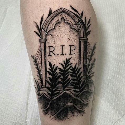 Grave Stone Tattoo, Gravestone Tattoo, Grave Tattoo, Stone Tattoo, Grave Stone, Tattoo Feminina, Body Mods, Blackwork, Hand Tattoos