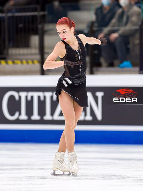 Edea Skates, Aleksandra Trusova, Skater Men, Skating Pictures, Sasha Trusova, Skate 3, Skating Aesthetic, Alexandra Trusova, Family Women