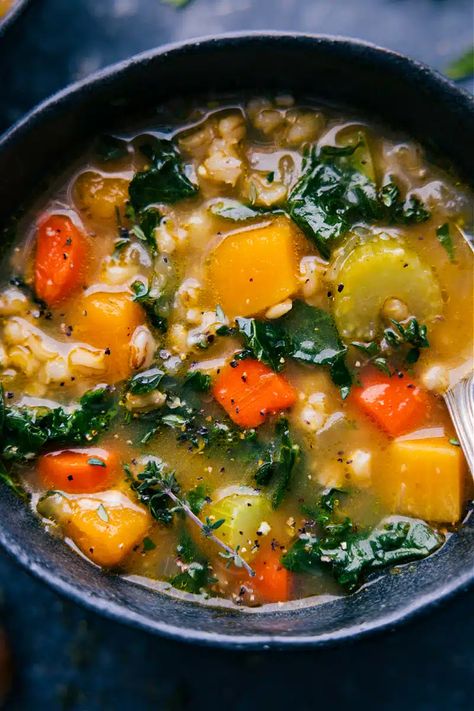 Chicken Barley Soup, Easy Lunchbox, Vegetable Barley Soup, Easy Mediterranean Recipes, Barley Recipe, Potluck Ideas, Chelsea's Messy Apron, Vegetable Noodles, Enchilada Soup